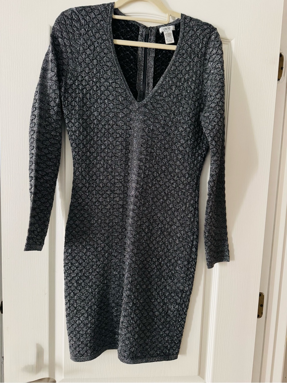 Cache Silver Metallic Textured V-Neck Long Sleeve Dress